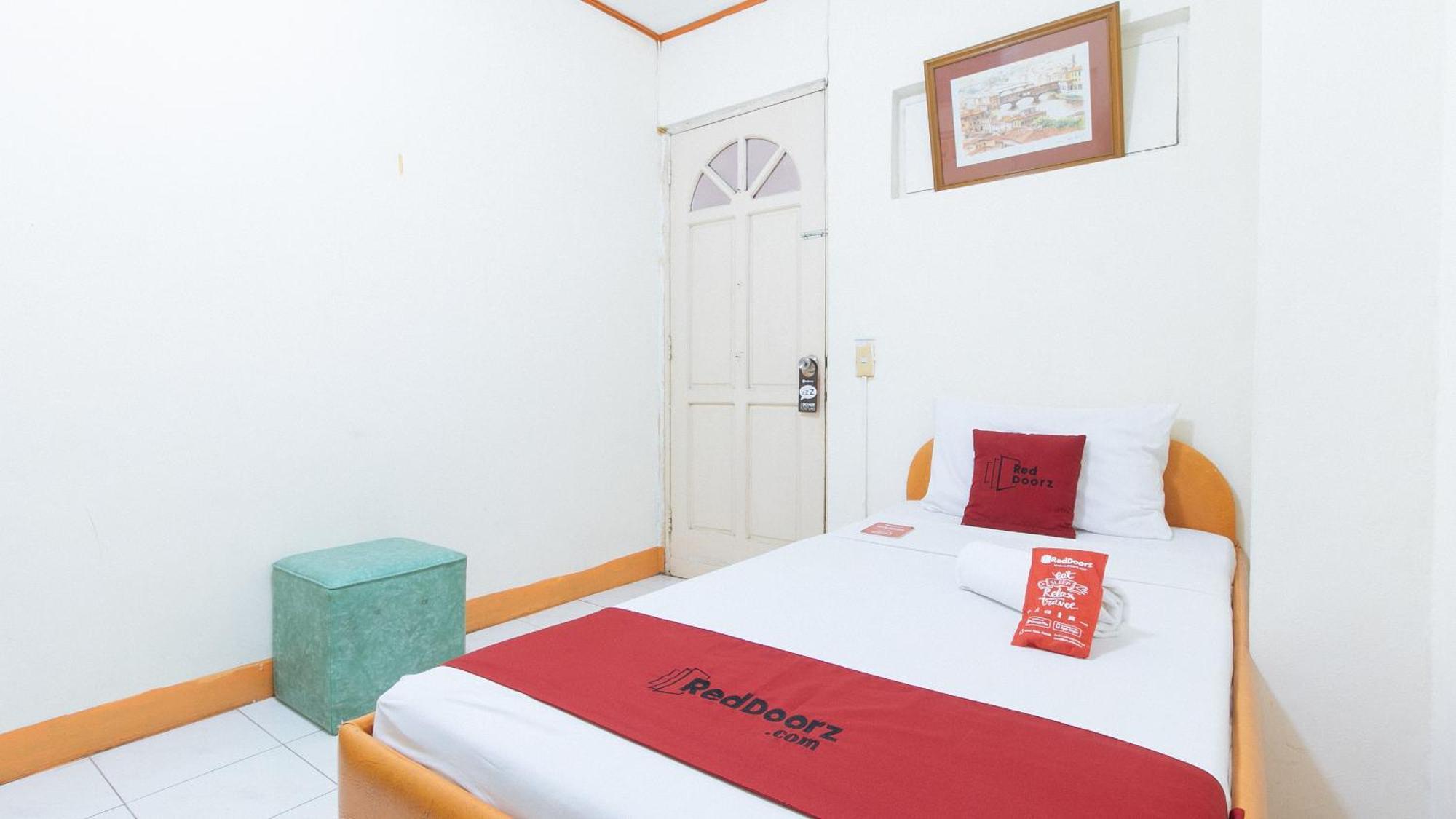 RedDoorz near East Avenue Medical Center Hotel Quezon City Exterior foto