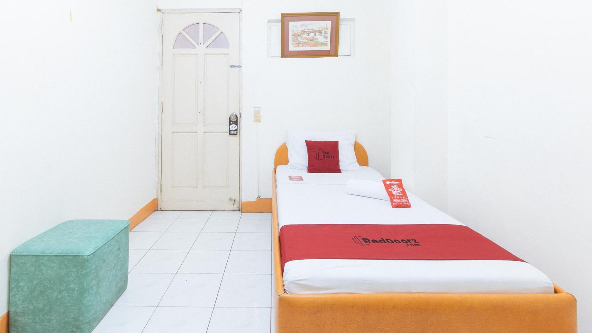 RedDoorz near East Avenue Medical Center Hotel Quezon City Exterior foto
